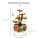 Aquário luxuoso e criativo decorado com peixes-lótus